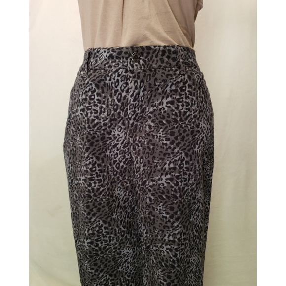 Talbots| Cheetah Print Jeans - Picture 3 of 6
